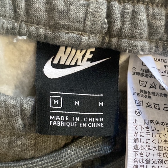 Grey Nike sweatpants - Picture 2 of 4